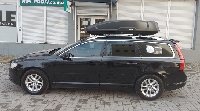 Volvo XC 70 с автобоксом Thule Force XT XL